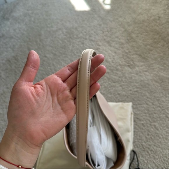 J Crew Berkeley Bucket Bag in Leather (Macadamia) - Picture 3 of 3